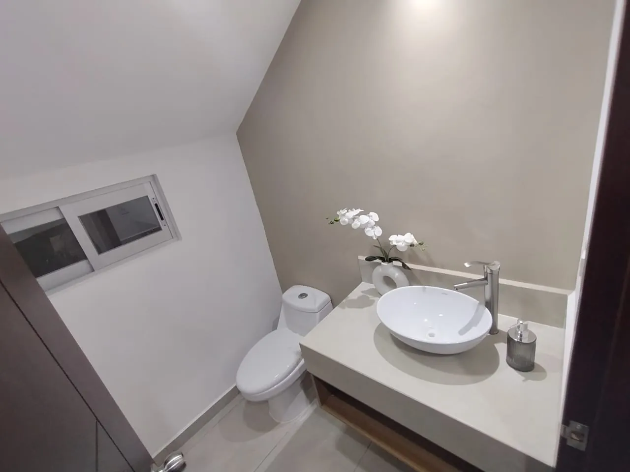 Medio baño en planta baja