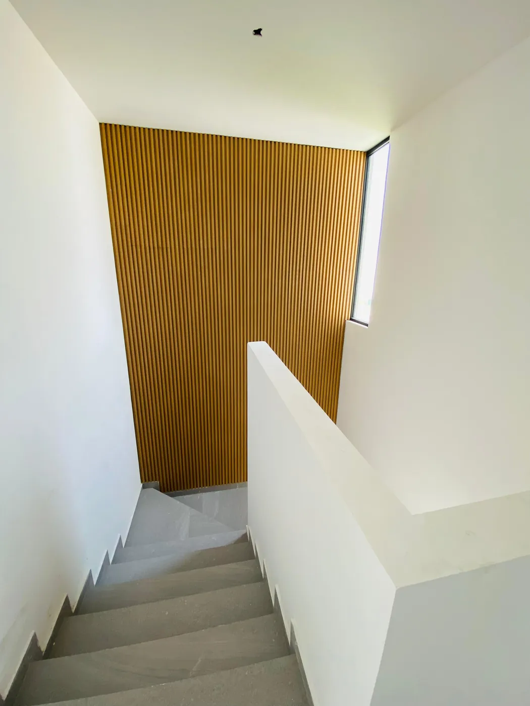 Escalera de la Casa Praga en Real Campestre, Villahermosa (casa modelo)